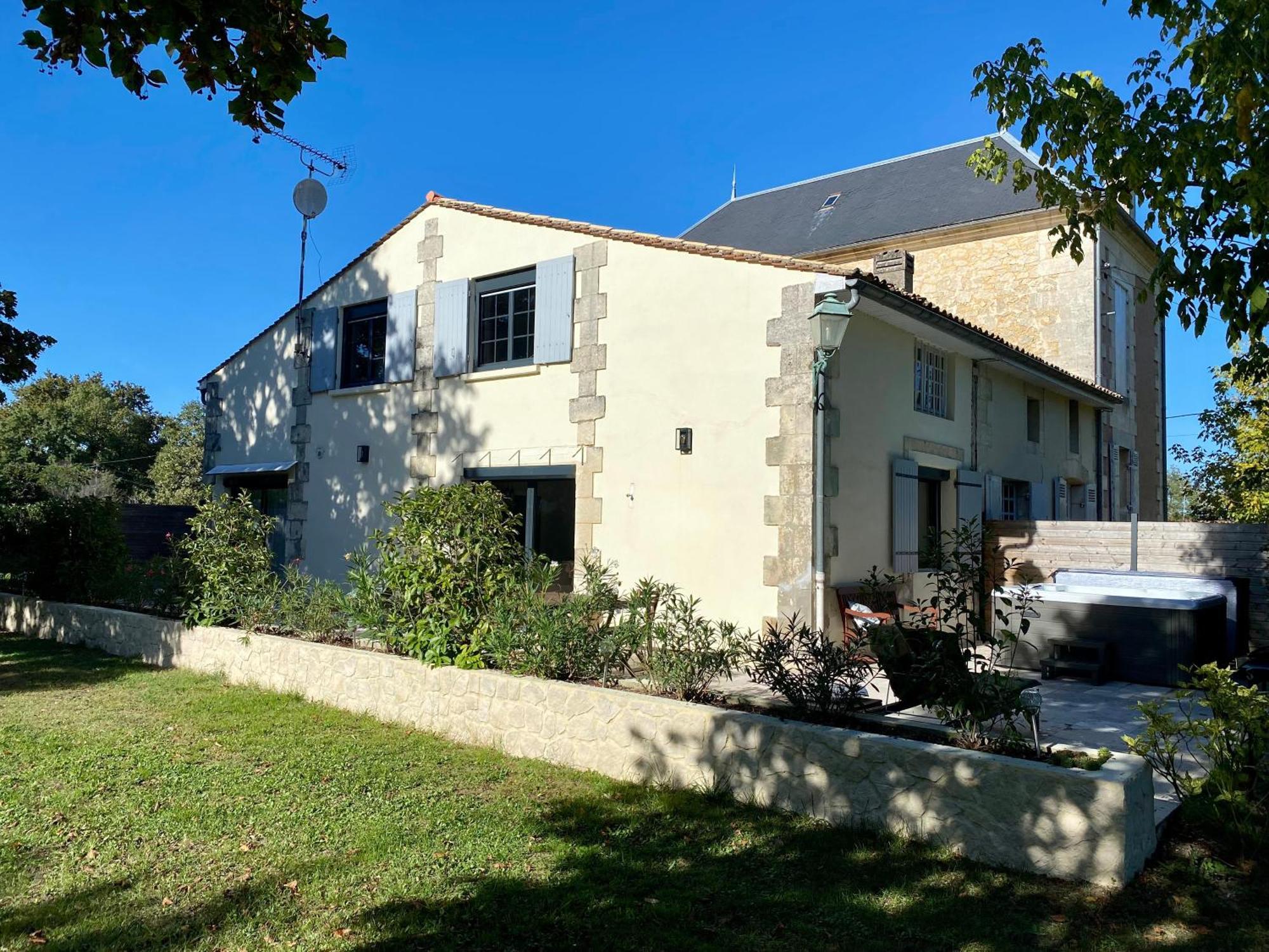La Maison Du Champ De Beaumont Galgon Bagian luar foto