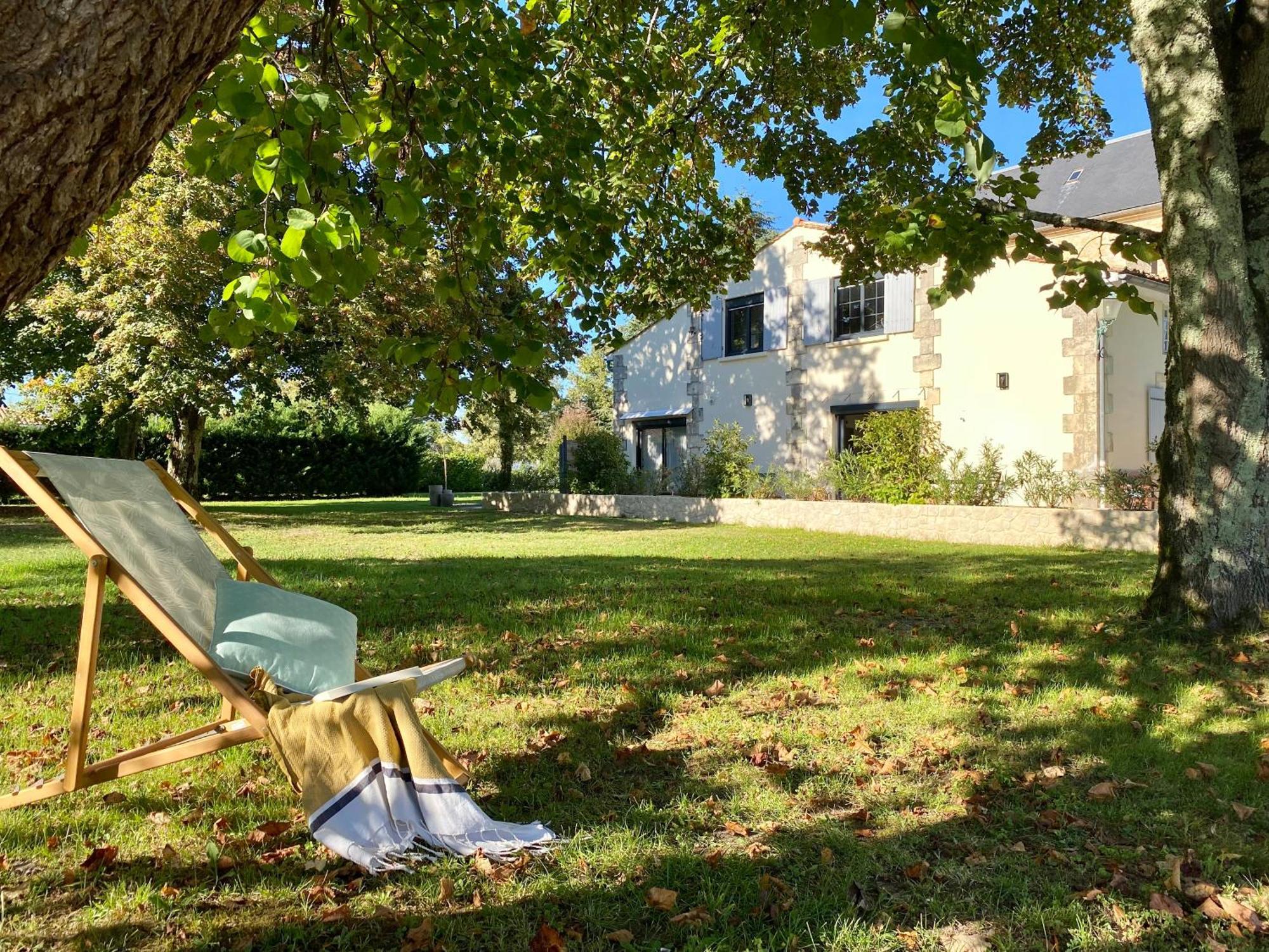 La Maison Du Champ De Beaumont Galgon Bagian luar foto